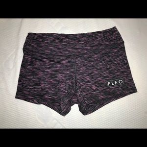 Black and Pink Fleos